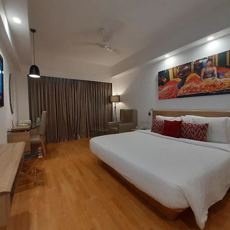 Lemon Tree Hotel Madras Buitenkant foto