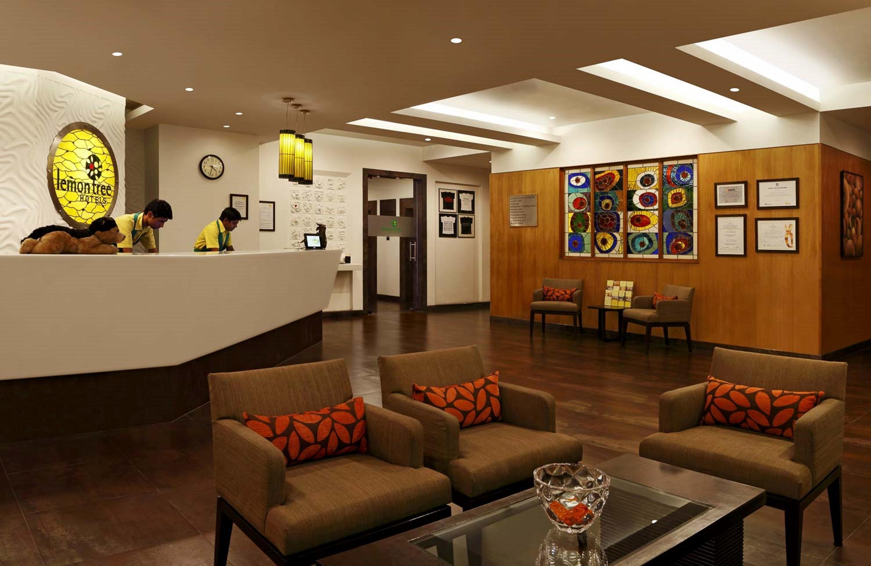 Lemon Tree Hotel Madras Buitenkant foto