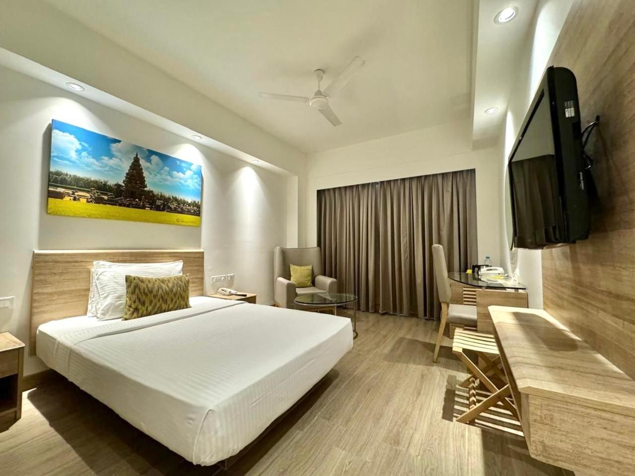 Lemon Tree Hotel Madras Buitenkant foto