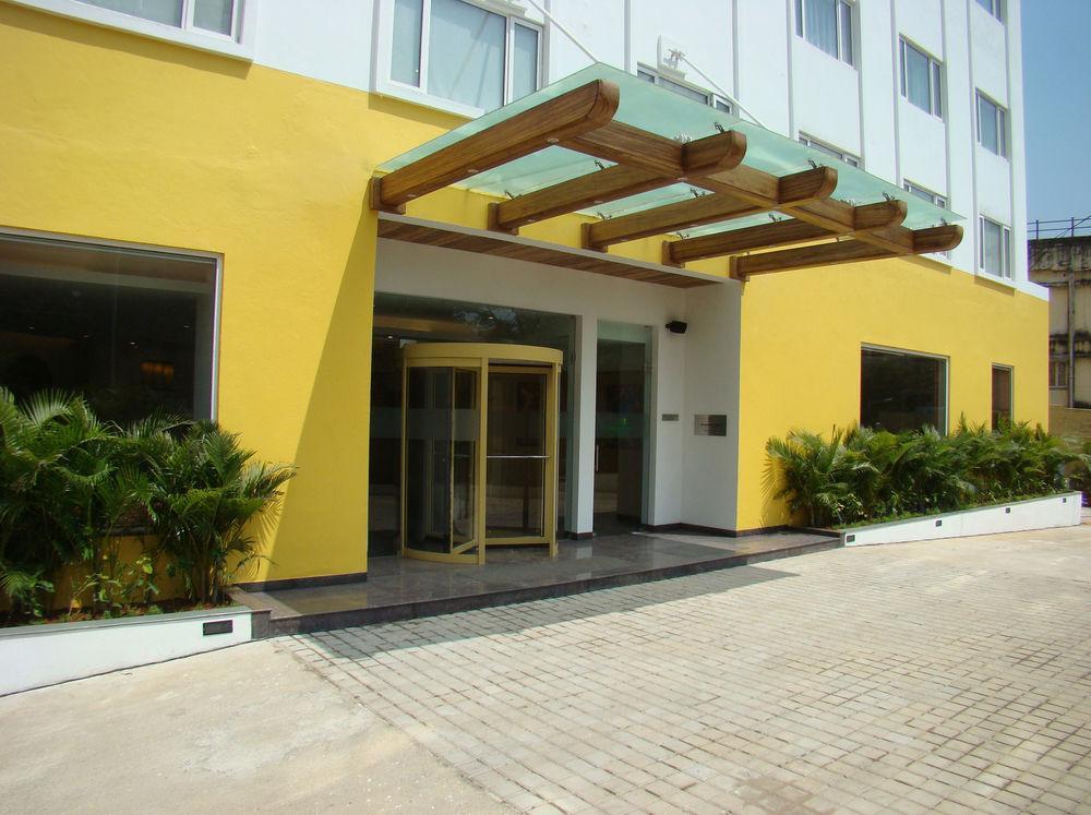 Lemon Tree Hotel Madras Buitenkant foto