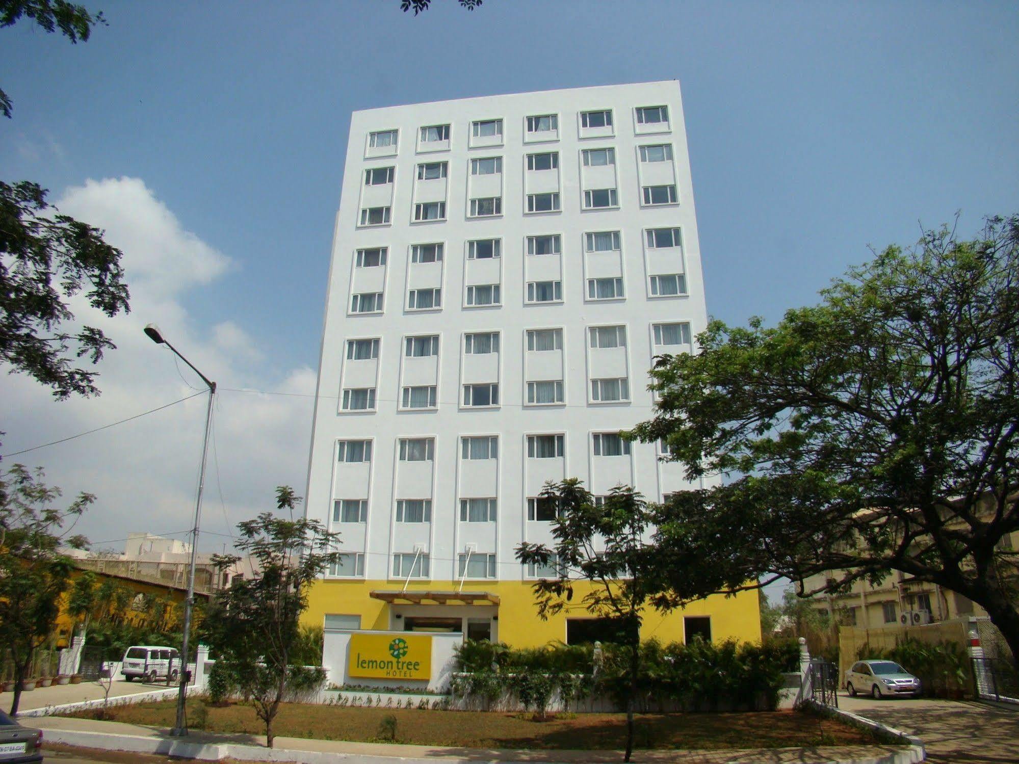 Lemon Tree Hotel Madras Buitenkant foto
