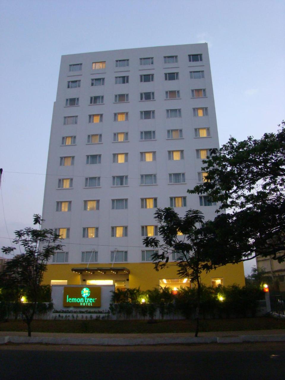 Lemon Tree Hotel Madras Buitenkant foto