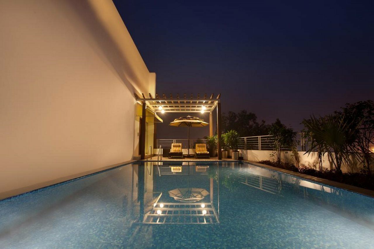 Lemon Tree Hotel Madras Buitenkant foto
